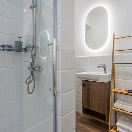 Modern Luxury Apt, A Stone Throw Away To Valletta Apartment